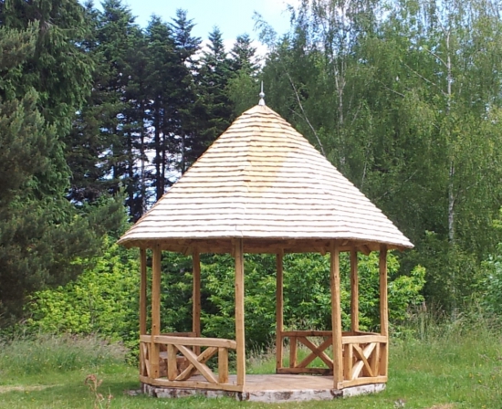 kiosque de l'arboretum de Neuvic